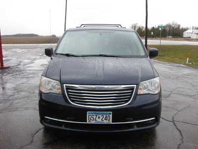 2012 Chrysler Town & Country, $8995. Photo 2