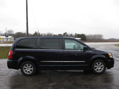 2012 Chrysler Town & Country, $8995. Photo 3