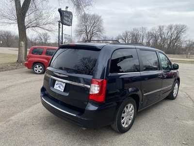 2013 Chrysler Town & Country, $9988. Photo 2