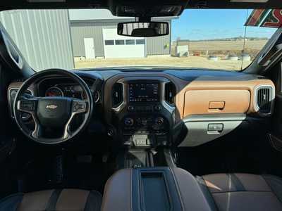 2021 Chevrolet 1500 Crew Cab, $48995.0. Photo 9