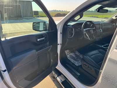 2019 Chevrolet 1500 Crew Cab, $41995.0. Photo 11