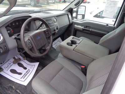 2013 Ford F250 Ext Cab, $12900. Photo 7