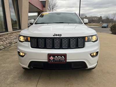 2019 Jeep Grand Cherokee, $28750. Photo 2