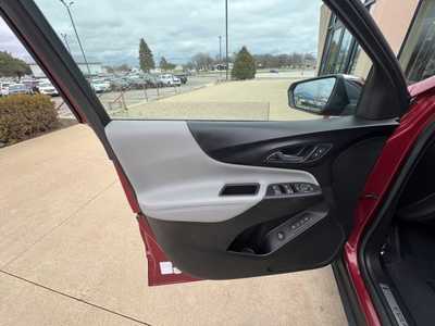 2019 Chevrolet Equinox, $20595. Photo 12