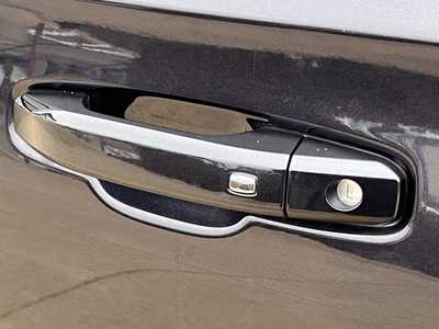 2022 Chevrolet Suburban, $45950. Photo 11