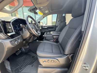 2022 Chevrolet 1500 Crew Cab, $42950. Photo 12