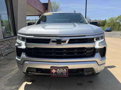 2022 Chevrolet 1500 Crew Cab, $42950. Photo 5