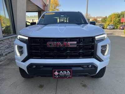 2024 GMC Canyon Crew Cab, $43578. Photo 4