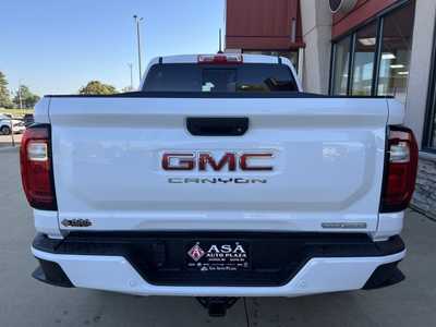 2024 GMC Canyon Crew Cab, $43578. Photo 8
