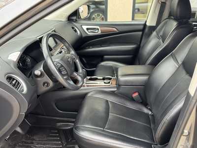 2019 Nissan Pathfinder, $18950. Photo 12