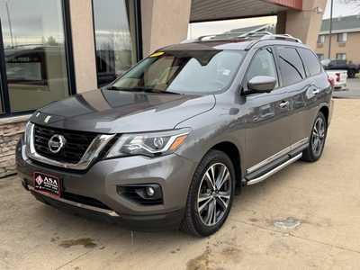 2019 Nissan Pathfinder, $18950. Photo 2