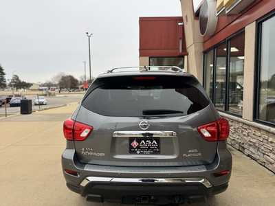 2019 Nissan Pathfinder, $18950. Photo 6