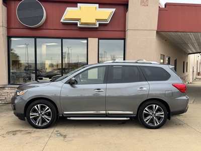 2019 Nissan Pathfinder, $18950. Photo 8
