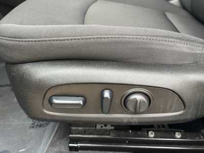 2022 Chevrolet Malibu, $17750. Photo 11