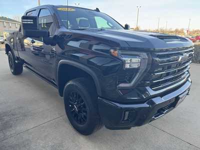 2024 Chevrolet 3500 Crew Cab, $67500. Photo 4