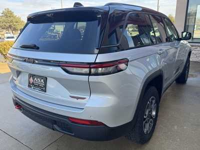 2022 Jeep Grand Cherokee, $33850. Photo 5