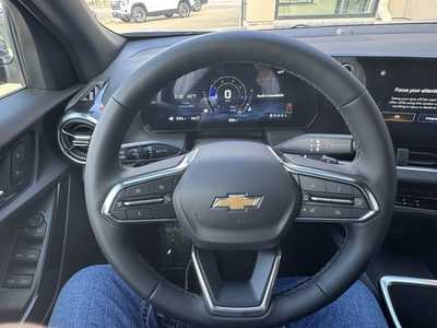 2025 Chevrolet Equinox, $32595. Photo 12