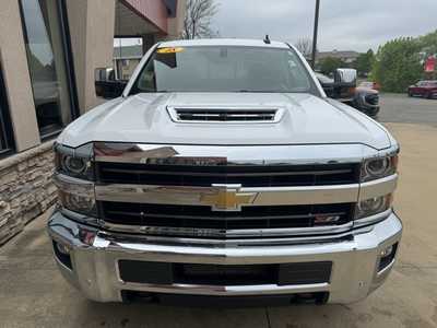 2018 Chevrolet 3500 Crew Cab, $38950. Photo 3