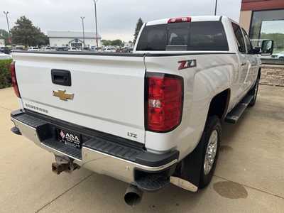 2018 Chevrolet 3500 Crew Cab, $38950. Photo 5
