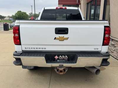 2018 Chevrolet 3500 Crew Cab, $38950. Photo 6