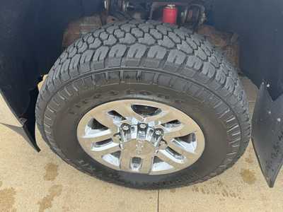 2018 Chevrolet 3500 Crew Cab, $38950. Photo 9