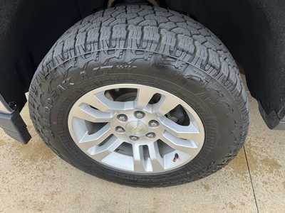 2018 Chevrolet 1500 Crew Cab, $20550. Photo 9