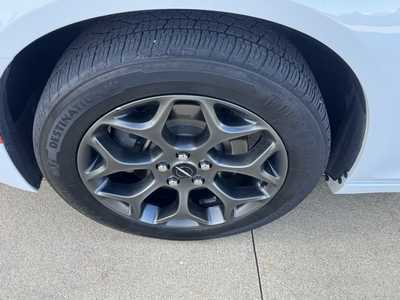2018 Chrysler 300, $20950. Photo 11