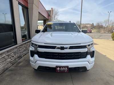 2025 Chevrolet 1500 Crew Cab, $64535. Photo 3