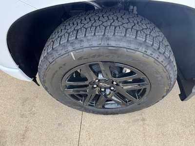 2025 Chevrolet 1500 Crew Cab, $64535. Photo 9