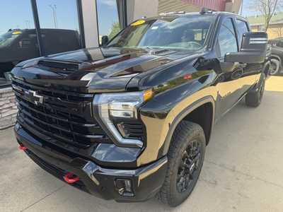 2025 Chevrolet 2500 Crew Cab, $73095. Photo 2