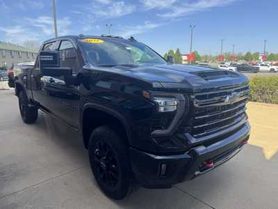 2025 Chevrolet 2500 Crew Cab, $73095. Photo 4
