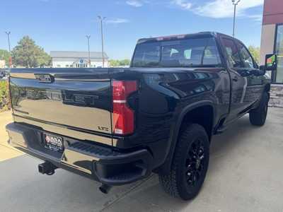 2025 Chevrolet 2500 Crew Cab, $73095. Photo 5