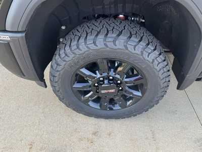 2025 GMC 2500 Crew Cab, $79065. Photo 9