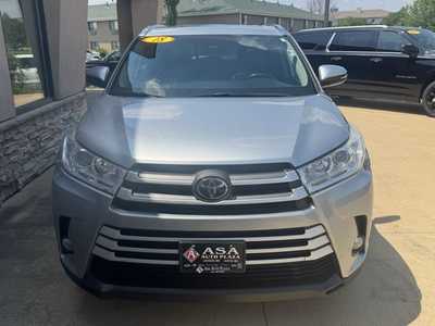 2018 Toyota Highlander, $24750. Photo 3