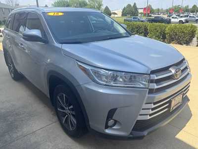 2018 Toyota Highlander, $24750. Photo 4