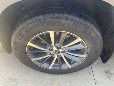 2018 Toyota Highlander, $24750. Photo 9