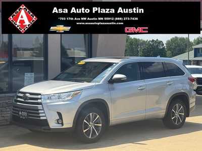 2018 Toyota Highlander, $24750. Photo 1