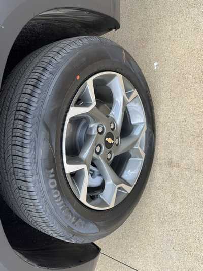 2025 Chevrolet Trax, $24590. Photo 11