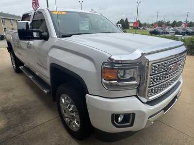 2018 GMC 2500 Crew Cab, $41950. Photo 4