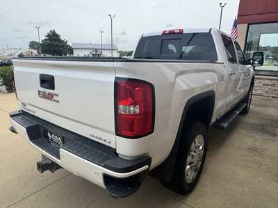 2018 GMC 2500 Crew Cab, $41950. Photo 5