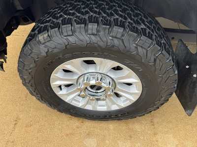 2021 Ford F250 Crew Cab, $38750. Photo 9