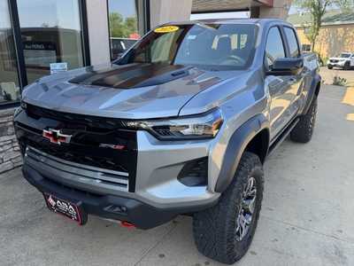 2025 Chevrolet Colorado Crew Cab, $52820. Photo 2