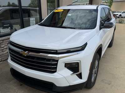2025 Chevrolet Traverse, $45195. Photo 2