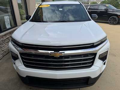 2025 Chevrolet Traverse, $45195. Photo 3