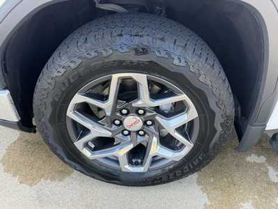 2024 GMC 1500 Crew Cab, $46950. Photo 9