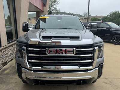 2025 GMC 3500 Crew Cab, $. Photo 3