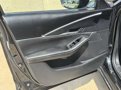 2021 Mazda CX-30, $19750. Photo 10