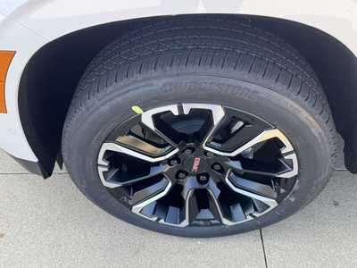 2025 GMC Yukon, $95395. Photo 9