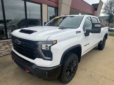 2025 Chevrolet 2500 Crew Cab, $73390. Photo 2