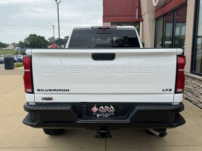 2025 Chevrolet 2500 Crew Cab, $73390. Photo 6